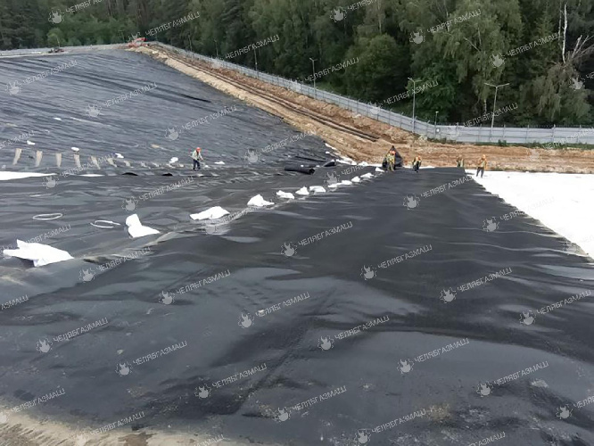 Устройство защитного экрана и монтаж активной системы дегазации на полигоне ТКО в Коломне